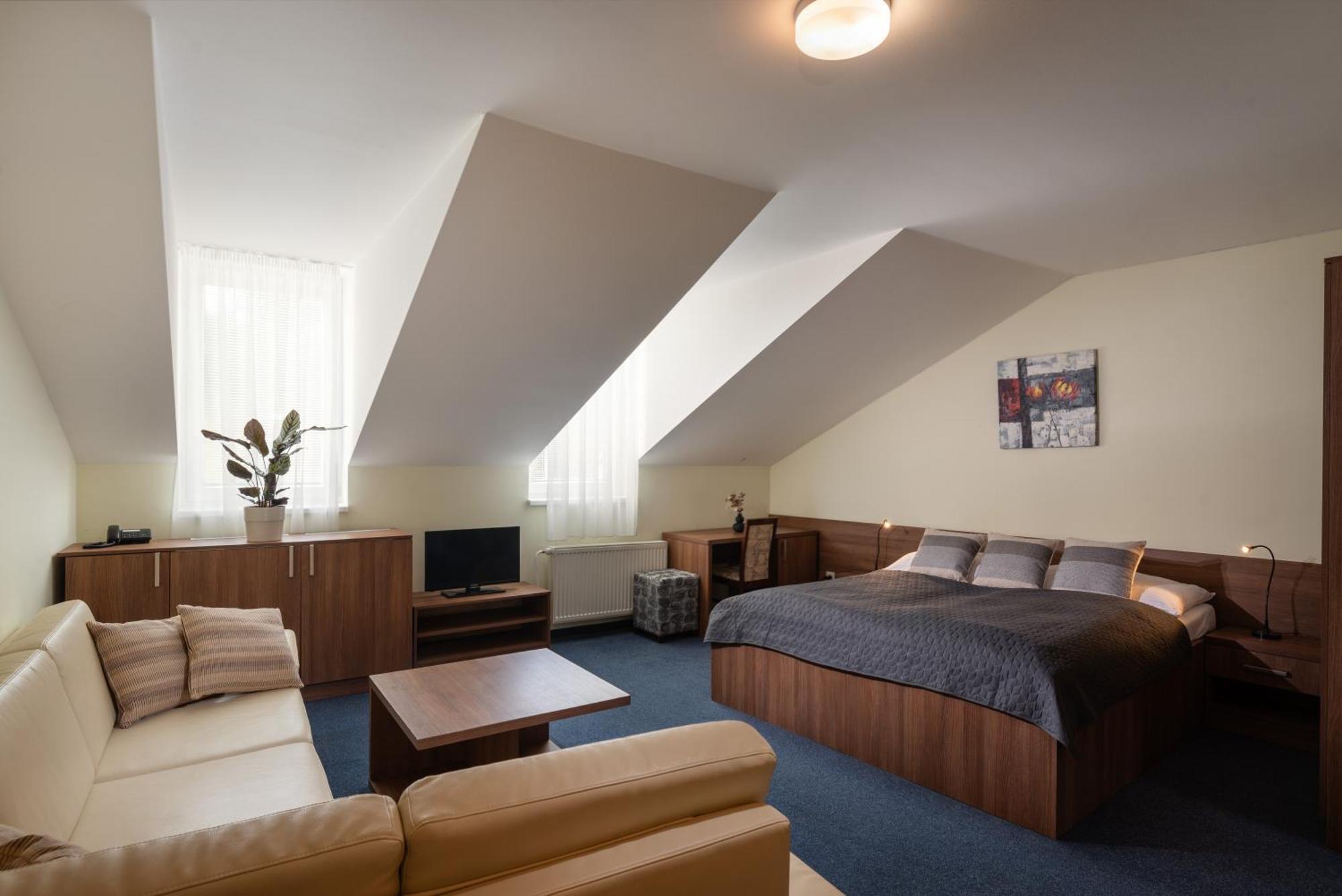 Horsky Hotel Remata Raztocno Экстерьер фото