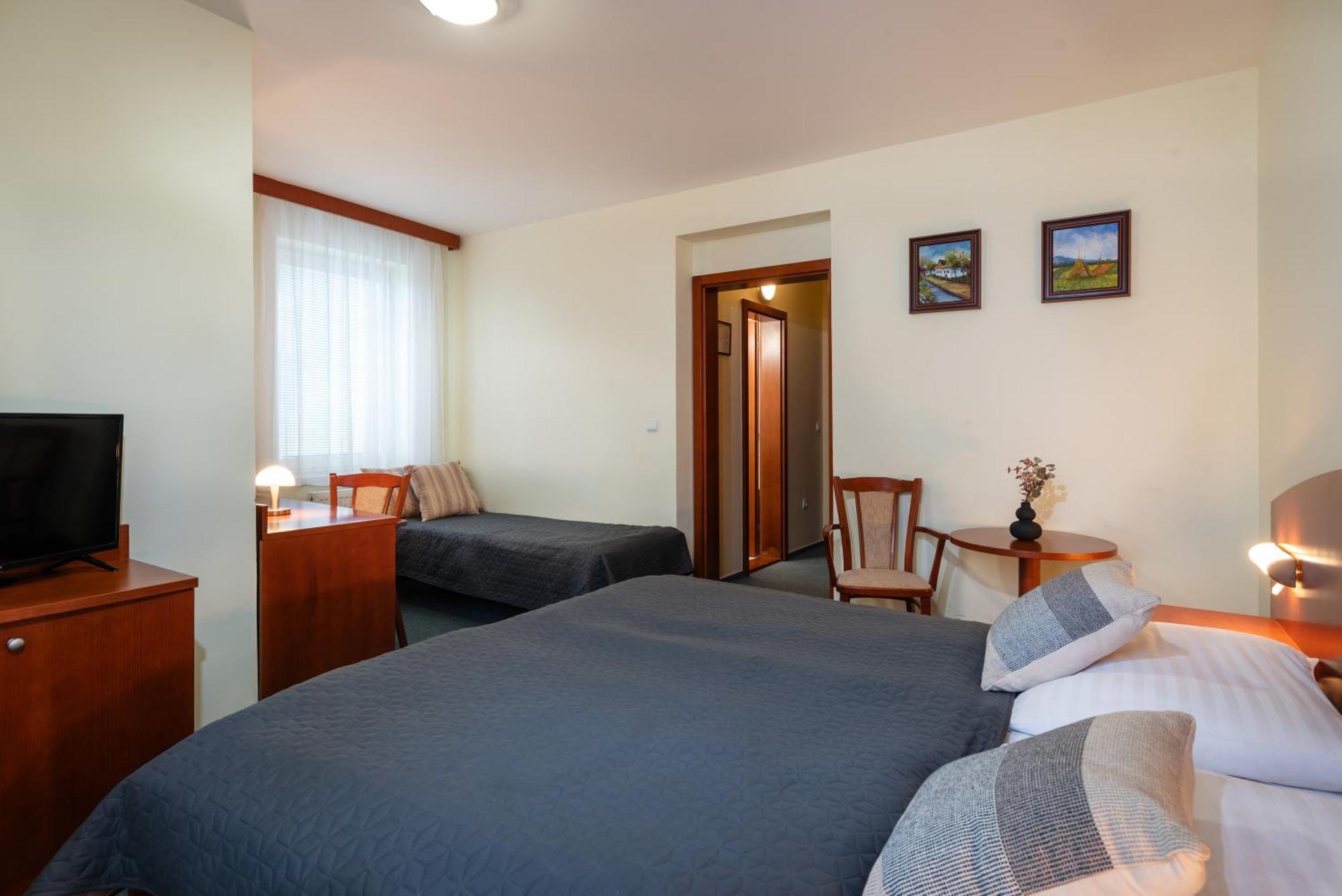 Horsky Hotel Remata Raztocno Экстерьер фото