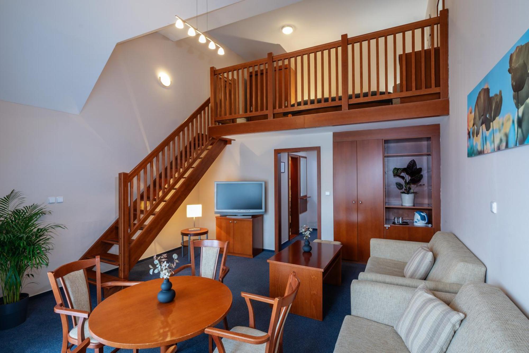 Horsky Hotel Remata Raztocno Экстерьер фото