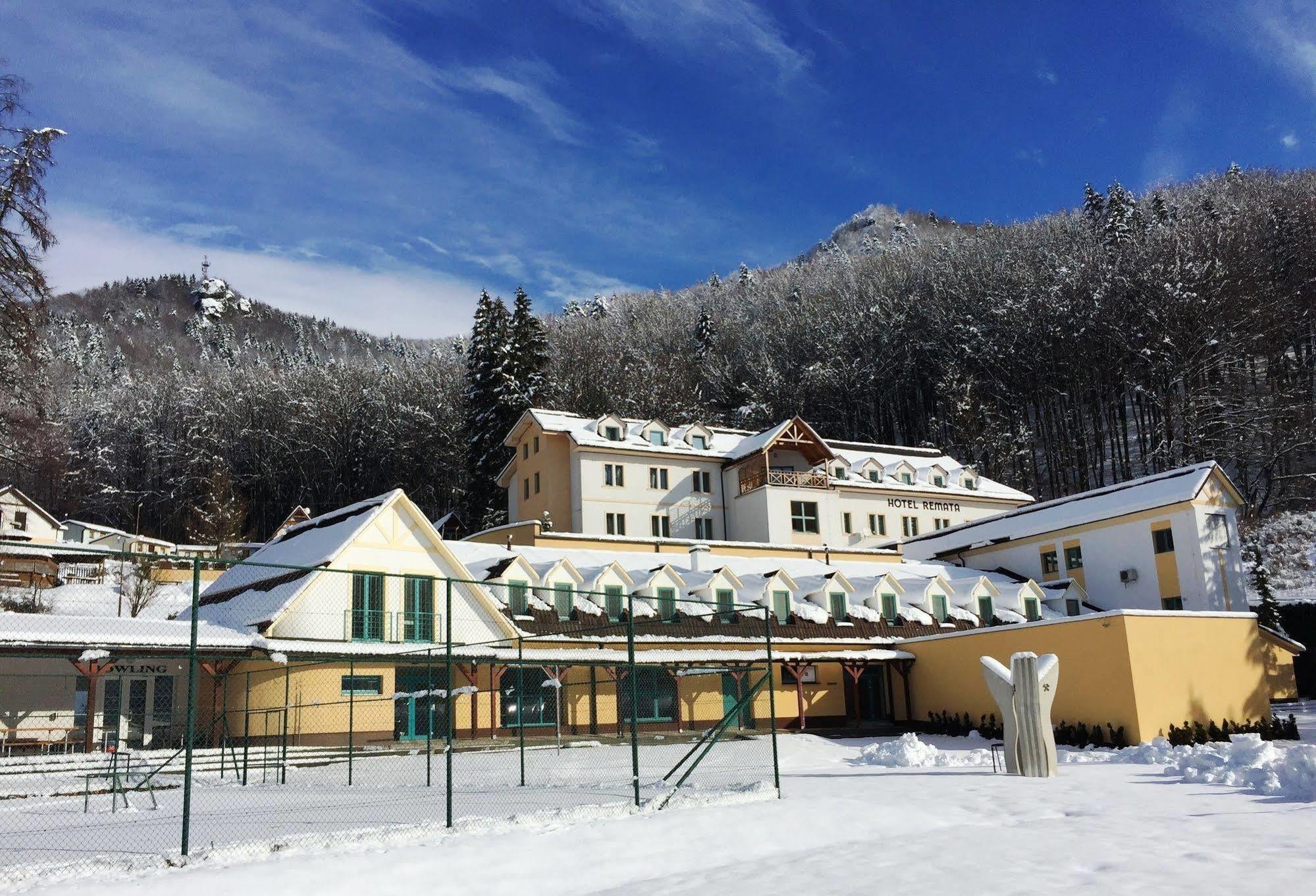 Horsky Hotel Remata Raztocno Экстерьер фото