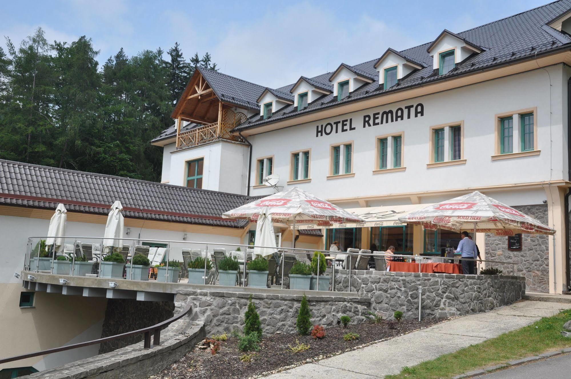 Horsky Hotel Remata Raztocno Экстерьер фото